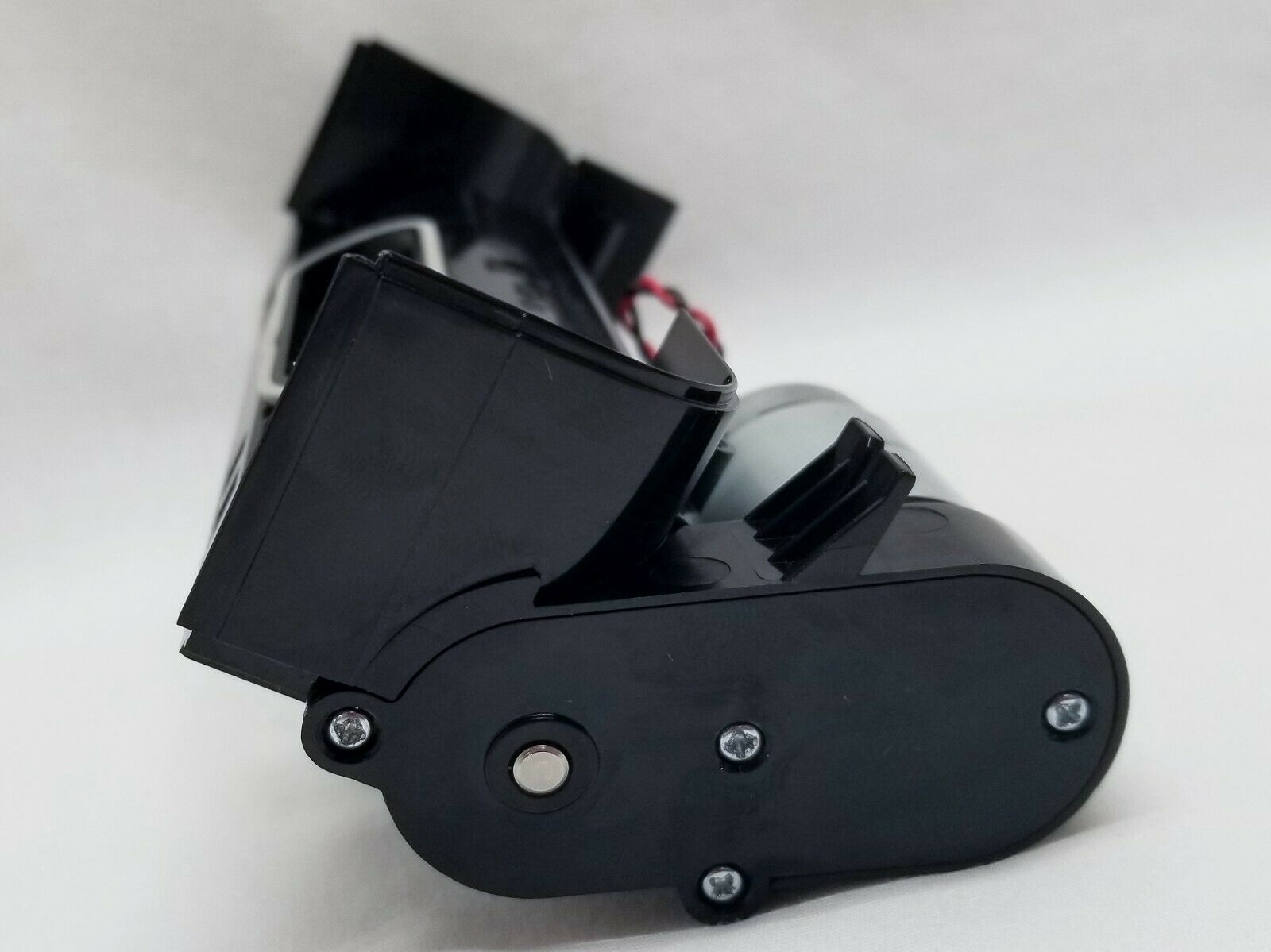 Rolling brush assembly (gearbox side angle)